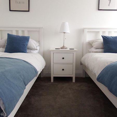 Newly Renovated 3 Bedroom Victorian Detached House 본머스 외부 사진