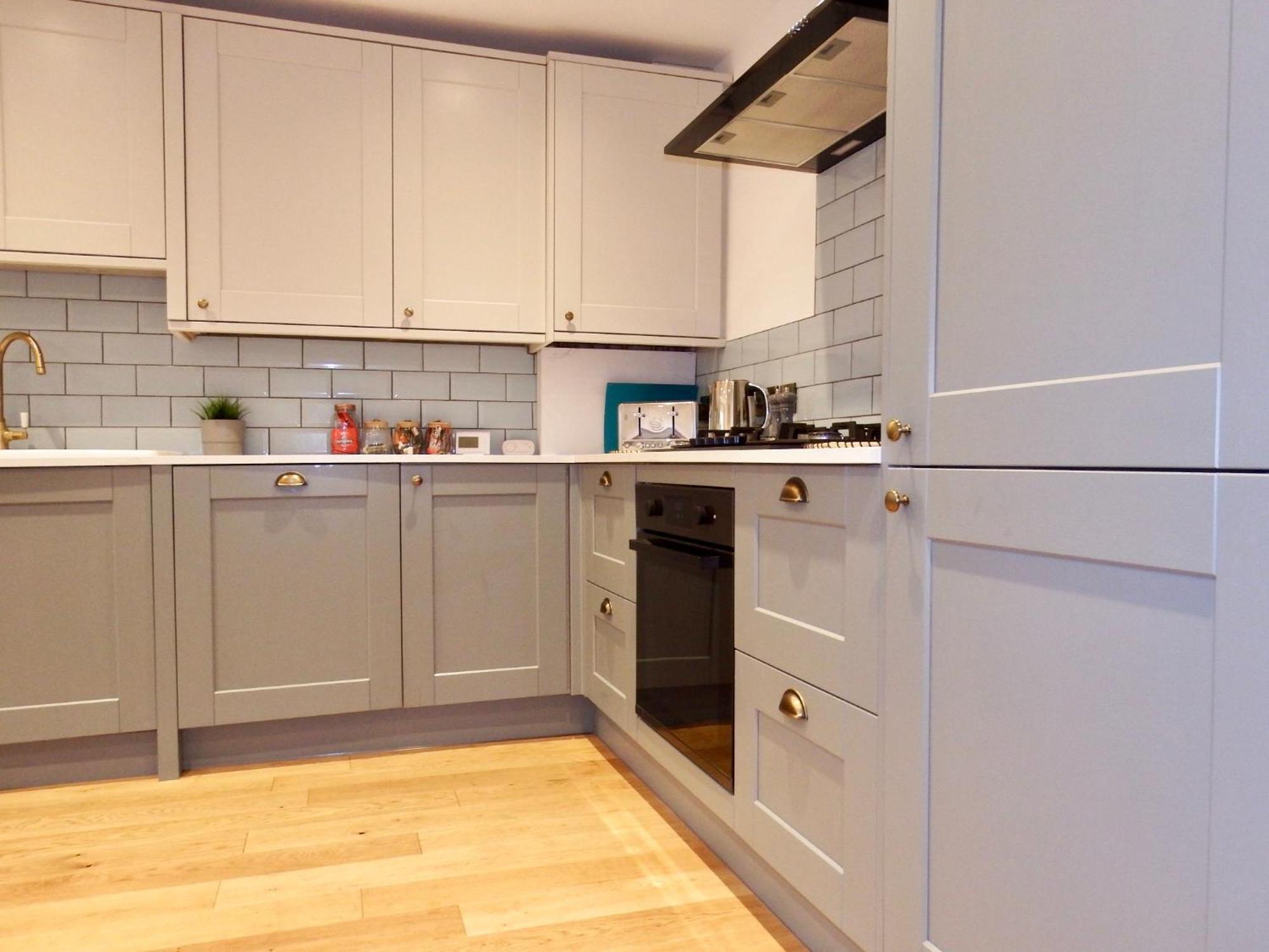 Newly Renovated 3 Bedroom Victorian Detached House 본머스 외부 사진