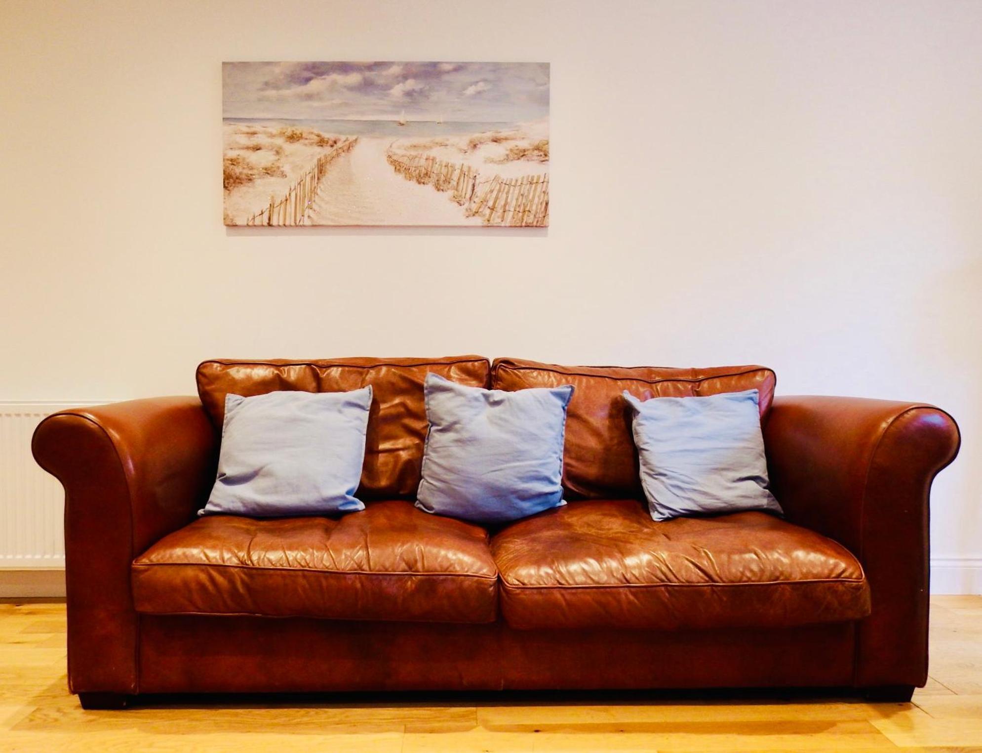 Newly Renovated 3 Bedroom Victorian Detached House 본머스 외부 사진