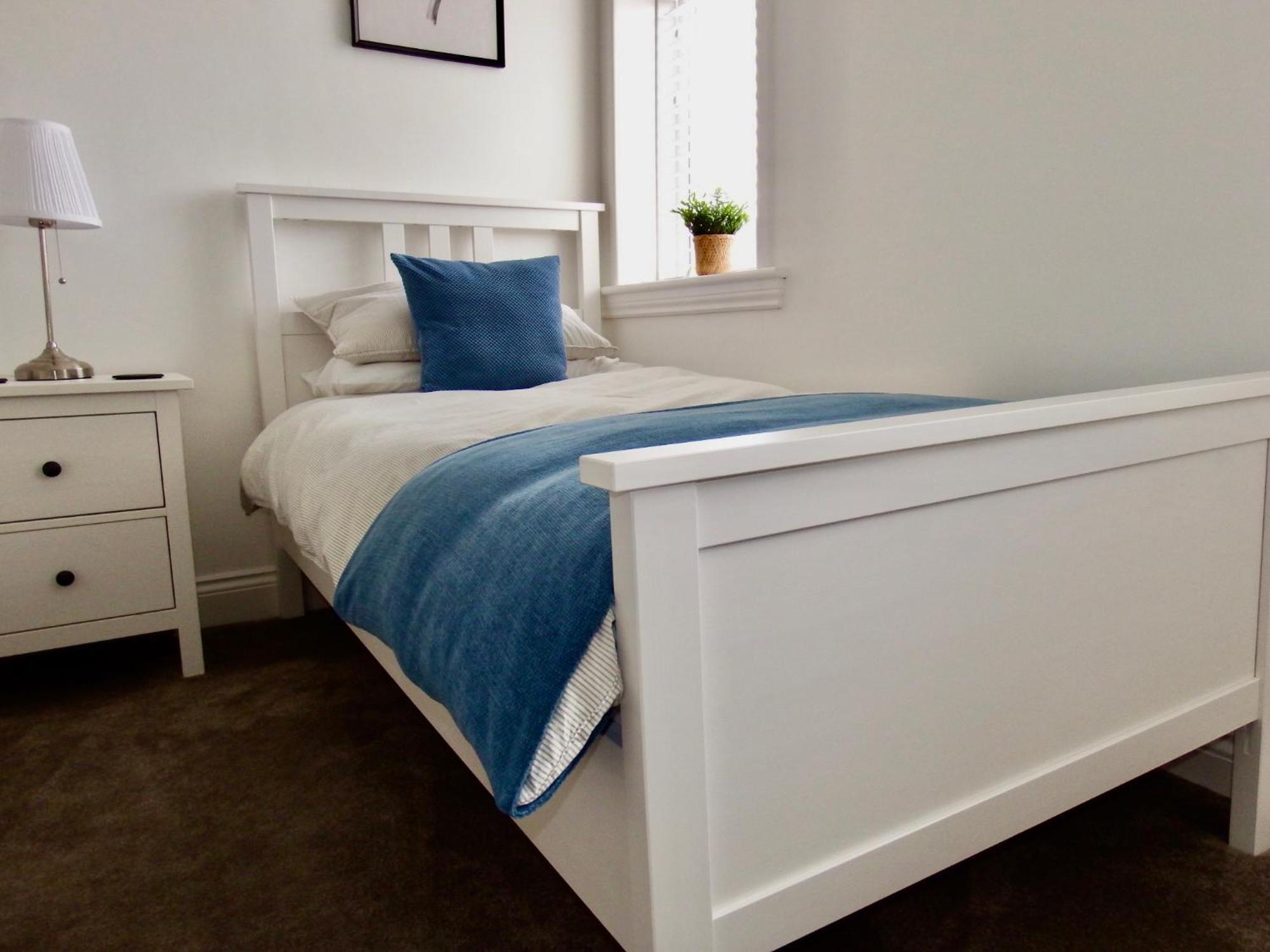 Newly Renovated 3 Bedroom Victorian Detached House 본머스 외부 사진