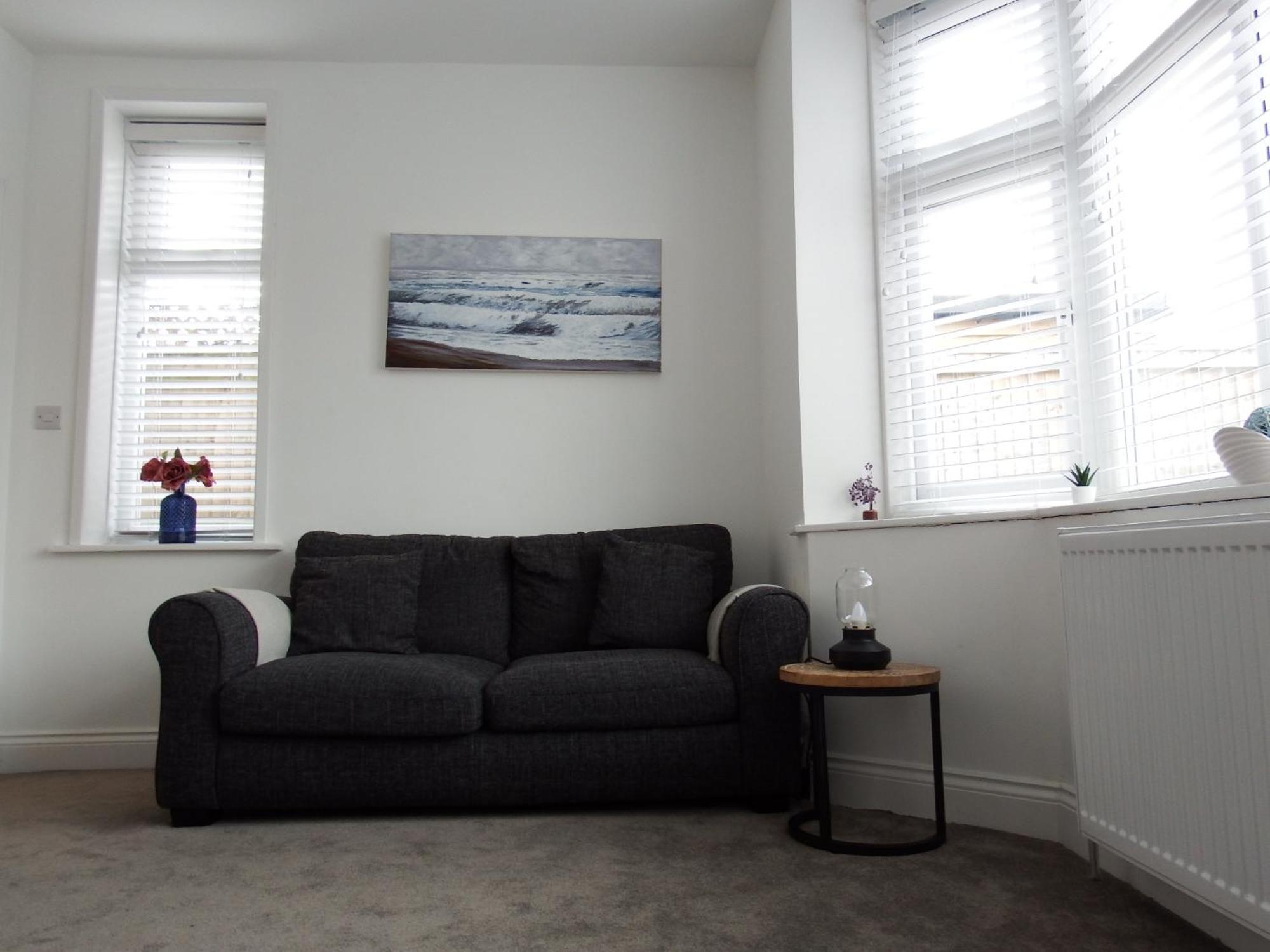 Newly Renovated 3 Bedroom Victorian Detached House 본머스 외부 사진