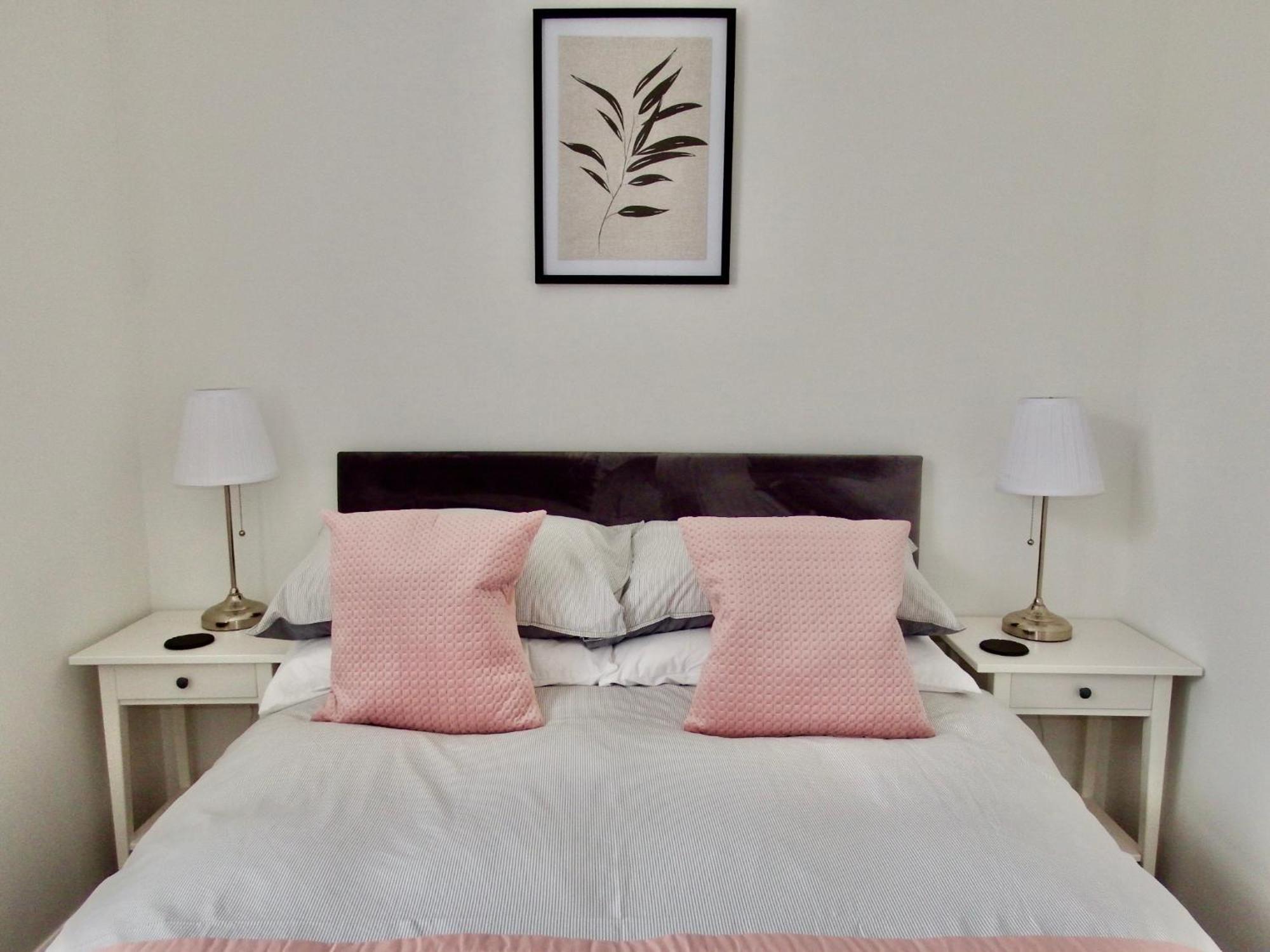 Newly Renovated 3 Bedroom Victorian Detached House 본머스 외부 사진